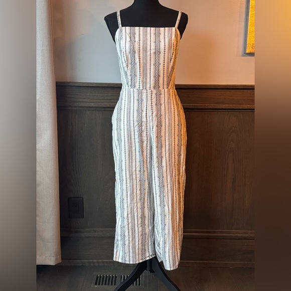 Old Navy Dresses & Skirts - Old Navy Cream and Gray Striped Pattern linen cotton jumpsuit romper